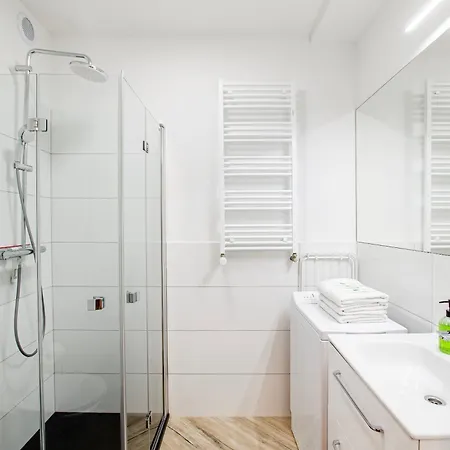 12a Loft Apartment- Modern Flat With Kitchen And Bathroom Apartment